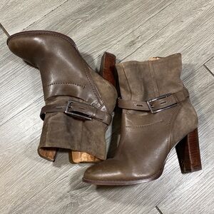 Clarks Heeled‎ Taupe Leather Calf High Boots size 7.5